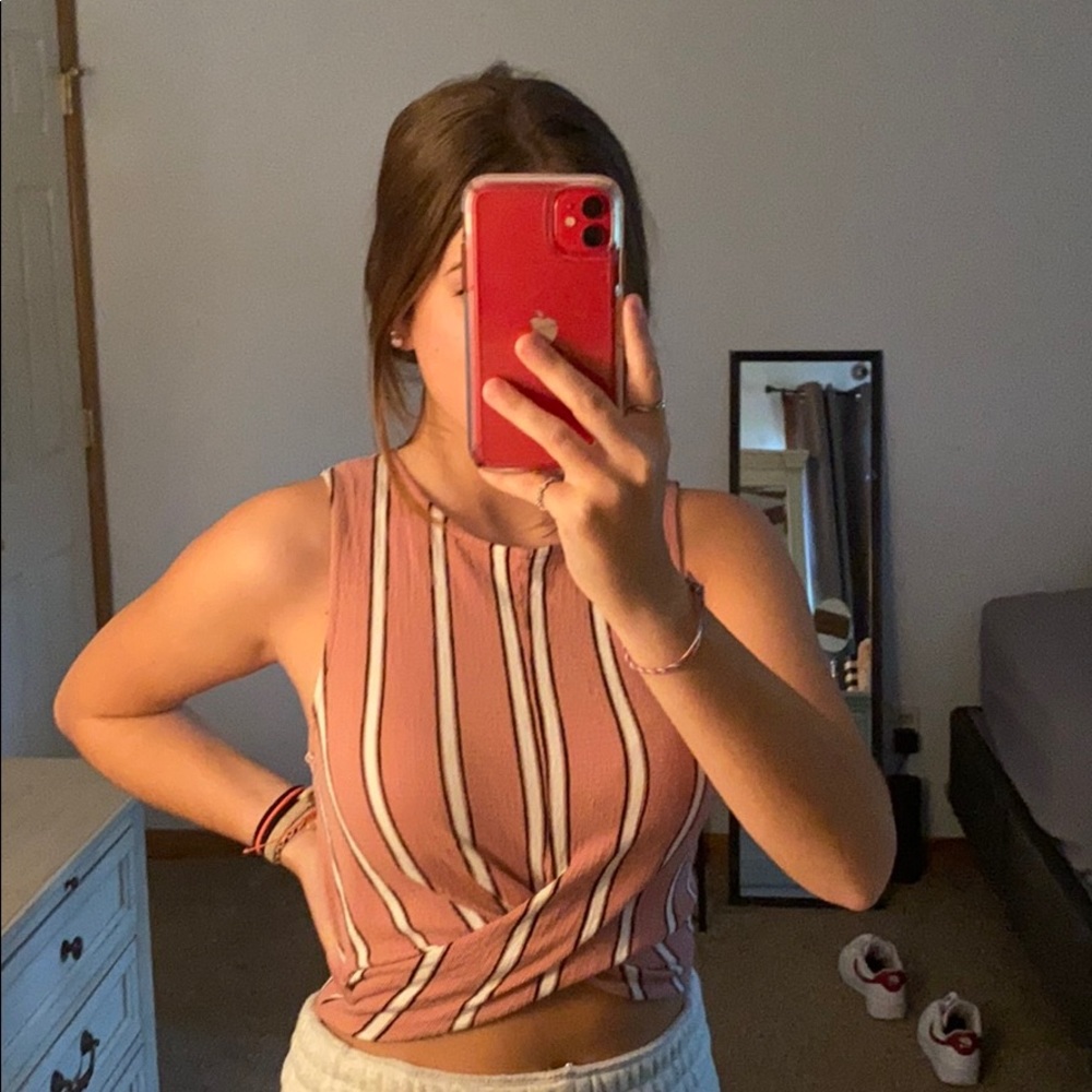 Love tree cropped tank